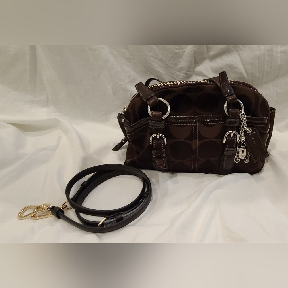 Coach shoulder bag in signature chocolate brown